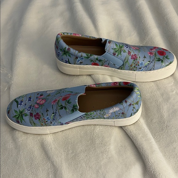 IMAN Blue Floral Women's Sneakers - Picture 2 of 3